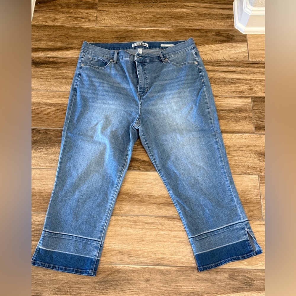 Code Bleu capris